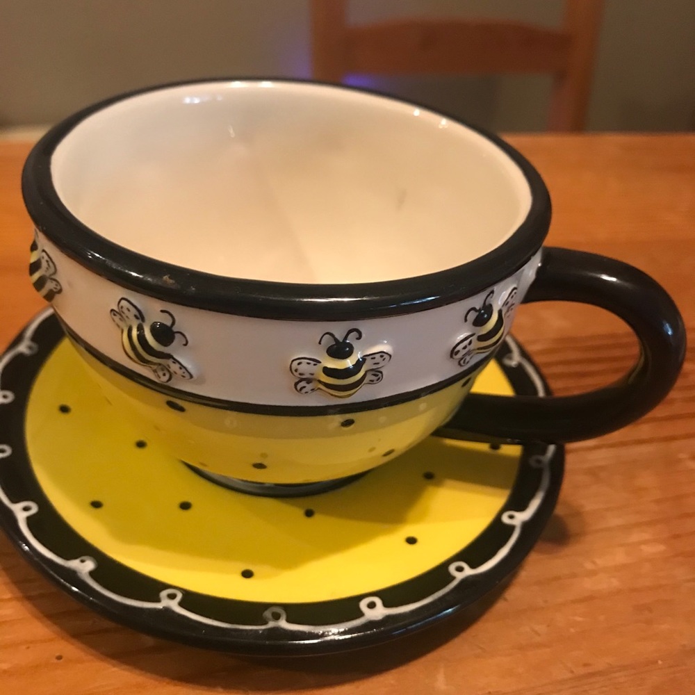 Bee Tea Cup